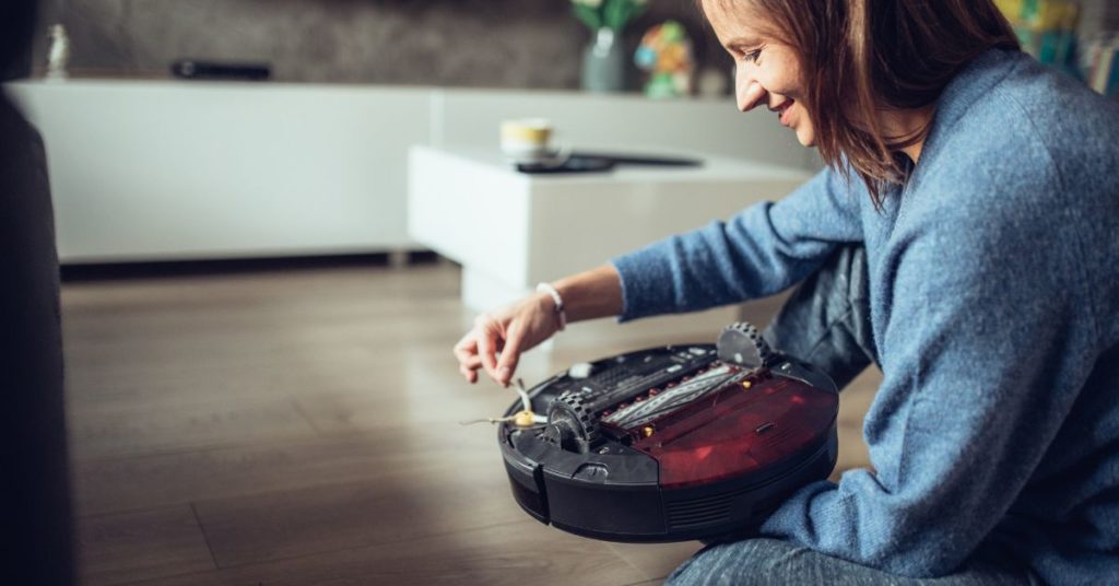 The Challenges and Opportunities of AI in Cleaning